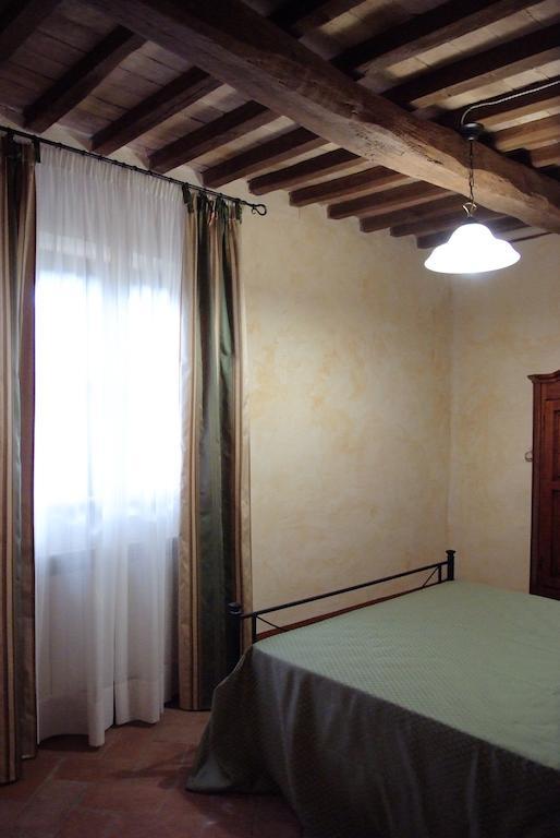 Podere Fingardella Guest House Паганико Стая снимка